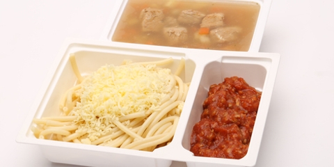 Sertésragu-leves, Bolognai makaróni, reszelt sajt