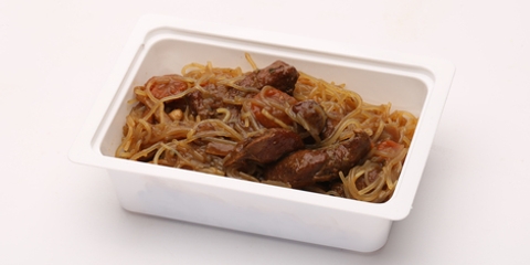 Mogyorós, csípős csirkeragu, pirított tészta Mogyorós, csípős csirkeragu, pirított tészta