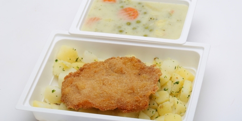 Tejfölös zöldségleves, Rántott csirkemell, petrezselymes burgonya