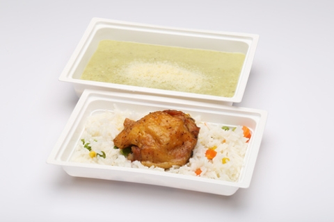 Parmezános brokkolikrémleves, Sült csirkecomb (felső), Zöldséges rizs