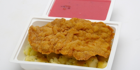 Erdei gyümölcsleves , Bécsi sertésszelet, petrezselymes burgonya