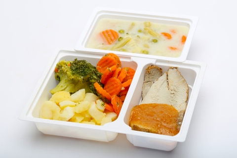 Tejfölös zöldségleves, Köményes sertéssült, zöldségek, burgonya