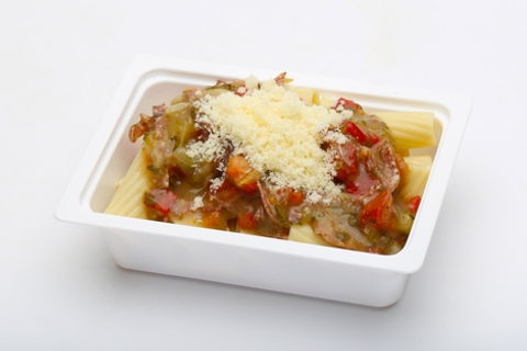 Szalámis, cukkinis sedanini (rövidcső) tészta